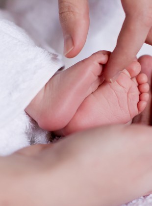 little heels of newborn baby